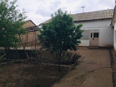 Uy sotiladi 5xonali