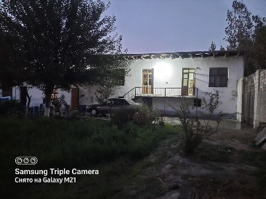 Uy joy yer tayor uchaska 4 xona gaz svet suv 4 taraf uralgan tayor uy