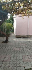 Лутфий! ВДОЛЬ ДОРОГИ. Срочно продаётся дом.