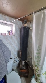 Продается 2х этажный дом, в общем дворе!