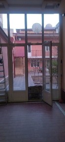 Узбекистанская: 2,7-соток. Продаётся дом.
