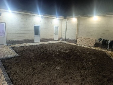 Ijaraga hovli 15 ta bollar kerak