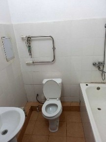 Kvartira srochniy sotiladi.