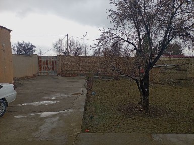 Hovli tezda sotiladi