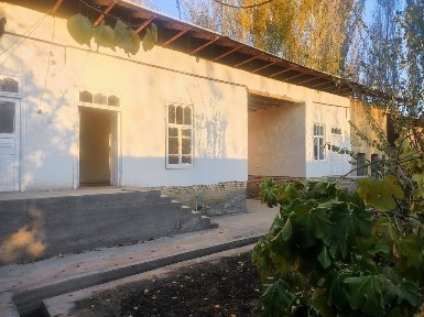 Uychi tumanida Xovli sotiladi. Gaz, svet suv bor