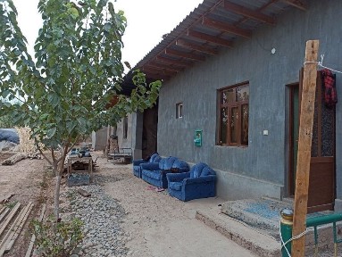 Hovli Uy sotiladi