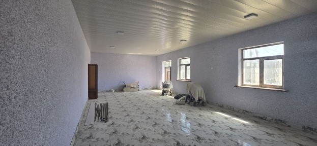 Савдо ва ишлаб чикариш учун таёр бино сотилади 140 m2