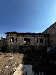 Uchastka sotiladi