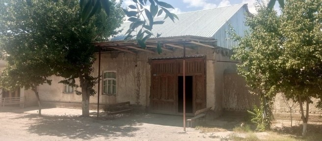 Ховли сотилади