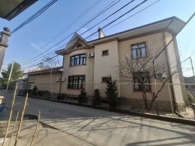 Uy sotiladi 6.9 sotik