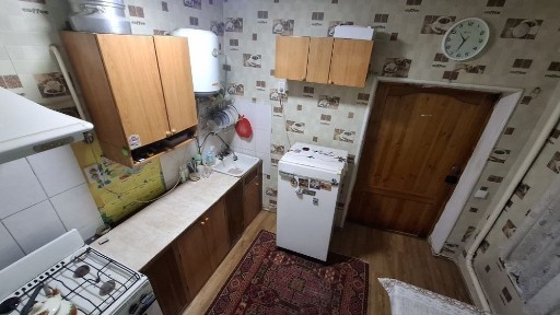 Продаётся 2 дом, 1,8 соток, в Яшнабадском районе, недалеко от метро.