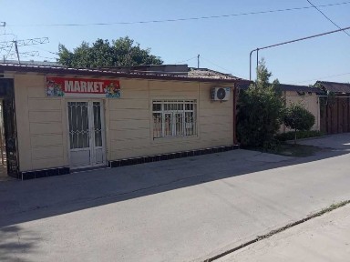 Участка сотилади, (10 сотка ери, 5 хонаси, 2 та ошхонаси бор)