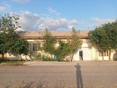 Hovli 13 sotix, Keles