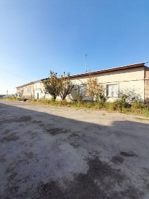 Уй Назарбек туркистонда 8 сотихдан 2 Уй