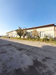 Уй Назарбек туркистонда 8 сотихдан 2 Уй