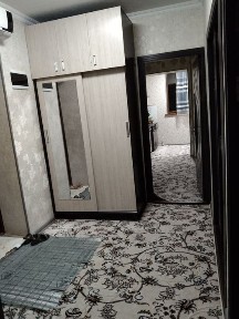 Жиззах шахар. 3/1микра район. Уй пишик гиштдан. Сув свет газ бор. Уй