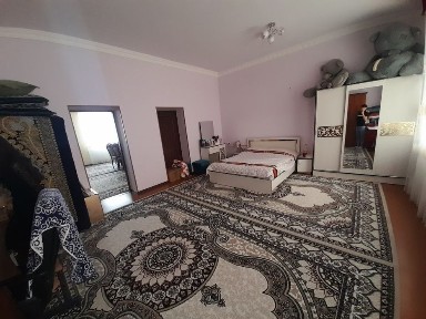 Уй сотилади Фарход бозор рупараси Абдукарим ресторанни оркаси