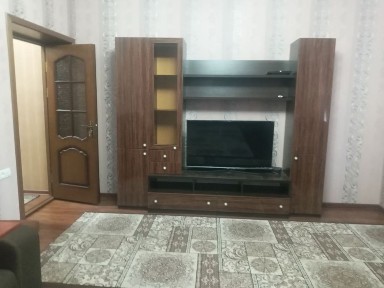 Центрда Янги курилган Дом 3х квартира