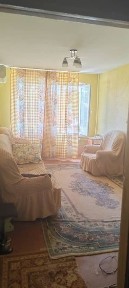 Продаеться квартира 6мк 9дом на 1 этаже 2х комнатная