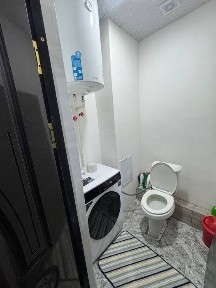 Zarafshon shahar 14mkr 26dom 38kv 1xonali uy srochno sotiladi