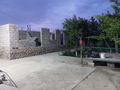 Srochna Uy hovli sotiladi pul zaril narxini kelishamiz