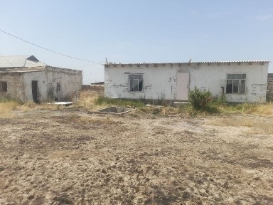 uchastka sotiladi
