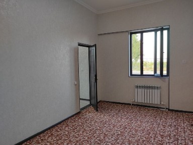 Квартира 2 хона. Янги курилган, катта йул юзига.