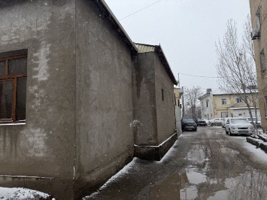 Hovli Sotiladi, Urganch shahar markazida joylashgan