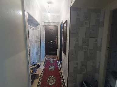 Uy sotiladi KOSMONAVTLAR ko'chasi 3-dom, 3-xonadon. Jihozlari bilan t