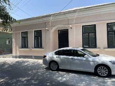 Сдается участок Мирабадский район, можно под офис ( н662 )