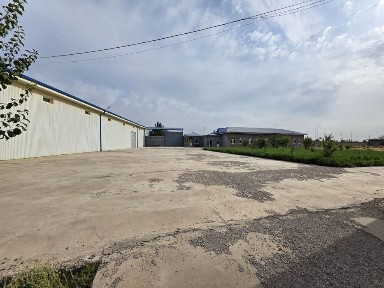 Паркент туманида Фармзавод Сотилади 1.65-Гектар
