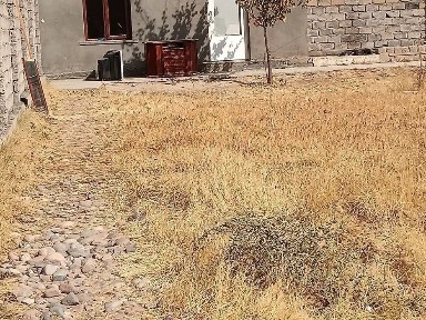 Товоксойда ховли сотилади