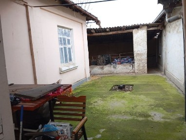 Uy Sotiladi Uchastka