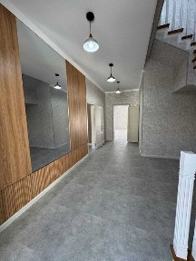 Бектемир • 4 сотки • жилая 200 м² • 5 комнат • 4 санузла • владелец
