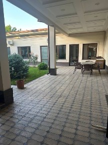 Arenda Chilonzor Oqtepa hovli ful komplekt ijaraga 6/1/1 Площадь: