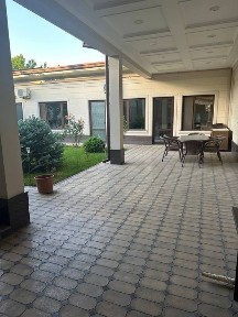 Arenda Chilonzor Oqtepa hovli ful komplekt ijaraga 6/1/1 Площадь: