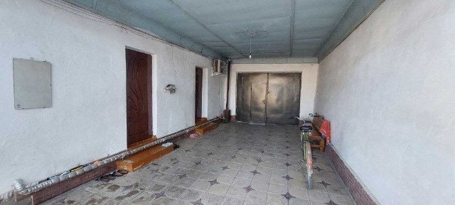 Ҳужжати тоза Қаршида шинам ва кенг ҳовли сотувда
