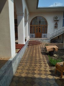Oilaviy mehmonxona va abituryent,student qizlar uchun uy