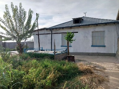 Продаю дом в хорошем состаянии газ свет вода есть без проблем