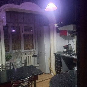 Kvartiraga qizlarni qo'yaman. Yunusobod 7- kvartal. Alfraganusni yoni