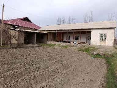 Katta Hovli sotiladi 17 sotix