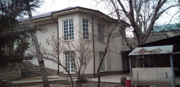 Чарвак, Продаётся дача 6 соток, 5 комнат, 2 этажа.