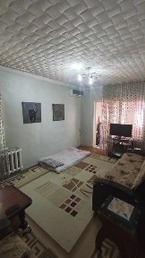 Сергели 4, 2 комнатная, 1 этаж, угловая квартира, подвал и огород