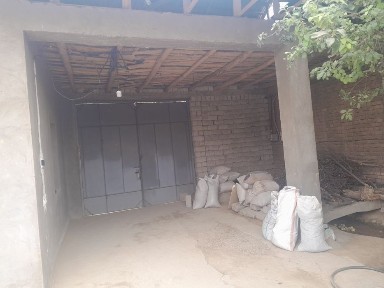 Uy sotiladi ! 4 cotik 2 ta kotta hona manzil ko'k terak kelishamiz