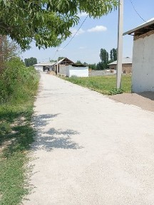 Учаска сотилади 7,2 сотих, 5 хонали уй. Куйлук бозордан 25 км.