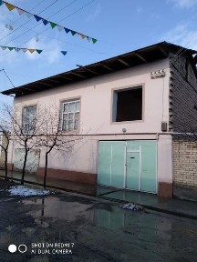 Hovli sotiladi 4 sotib
