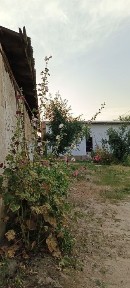 Uy sotiladi quruq yer sifatida sotiladi