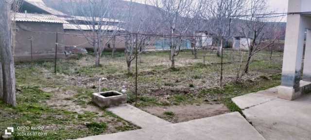 Бустонлик туман да Уй сотилади
