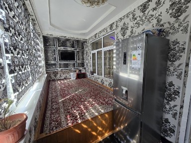 Fargona shaxar raksana karzinka oldida 4 xonalik uy sotiladi