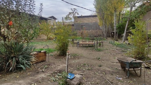 6,5 sotixlik xovli sotiladi